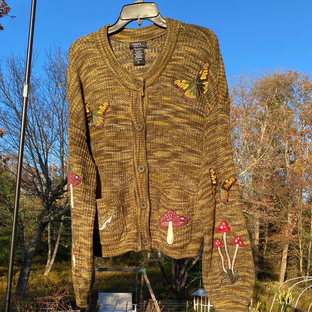 Charming brown & gold marled Thorn & Fable cardigan w Frogs & Mushrooms